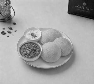 Puri Choley With Raita