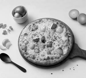 Onion pizza