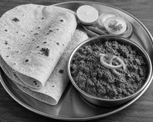 Phulka with Mutton Kheema