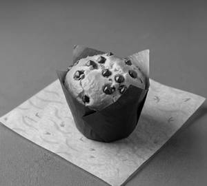 Vanilla Chocolate Chips Muffin