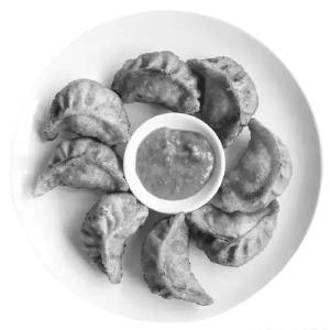 Paneer Pan Fried Momos [6 Pieces]