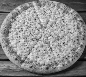 Classic corn pizza