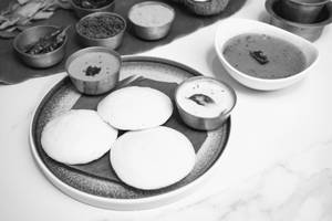 Plain Idli