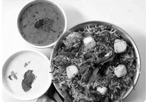 Paneer Biryani (with Raita And Gravy)