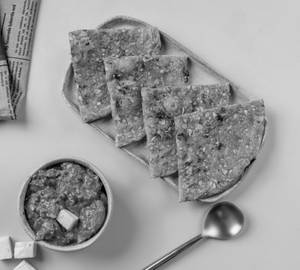 Garlic Lacha Paratha 1Pcs With Kadai Paneer 180Ml