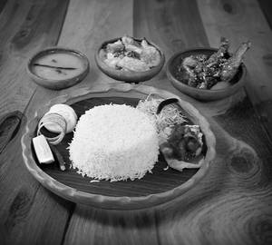 Tangra Mach Thali