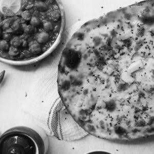 1 Amritsari Aloo Kulcha With Chana And Onion Chutney