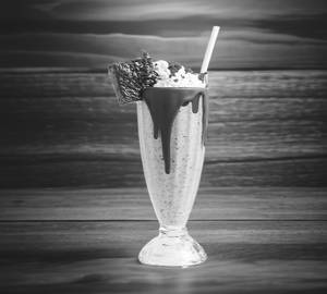 Brownie crumble milkshake