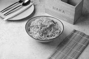 Hakka Noodles With Vegetable