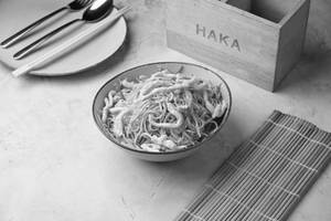 Hakka Noodles With Chicken