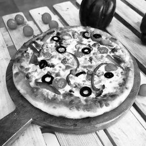 Classic Veg Pizza
