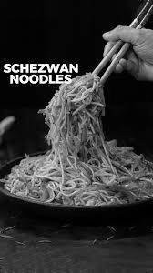 Veg Schezwan Noodles [325 Grams]