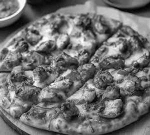 Mixed chicken pizza