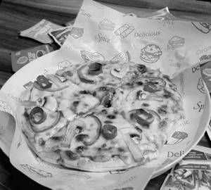 Mushroom Paprika Pizza