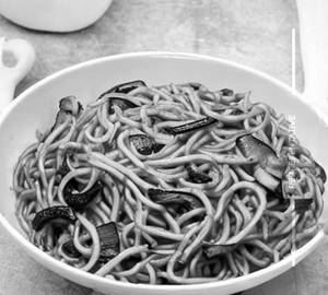 Schezwan Musroom Noodle