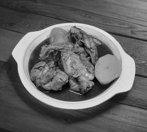 Chicken Aloo Gravy [4 Pieces]