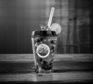 Black currant sparkler