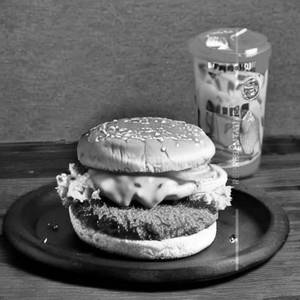 Veg nuggets burger