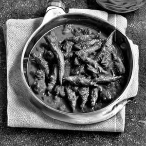 Bhindi Kali Mirchi