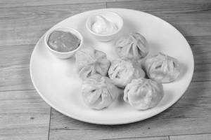 Veg momos    [4 pcs]