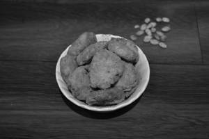 Namkeen Mathi (250 Grams)
