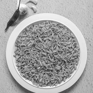 Garlic sev mamra