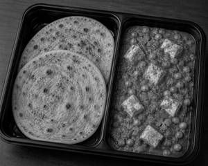 3 Paratha + Motor Paneer