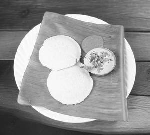 Steamed idli