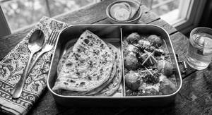 3 Paratha + Aloo Dum Kashmiri
