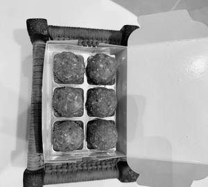 Khoppre Ke Ladoo [6 Pcs]