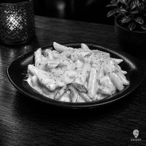 White Sauce Pasta