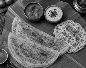 Onion podi dosa [2 pieces] with omlet