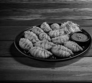 Cheese Corn Fried Momos ( 8 Pieces )