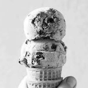 Blackcurrant Vanilla Ice Cream (Single Scoop)