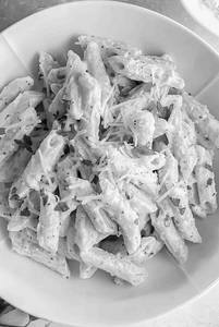 Penne Alfredo.