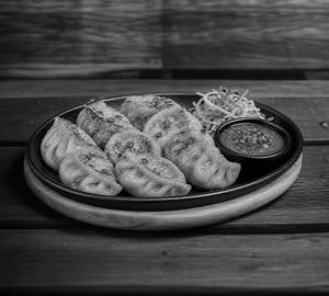 Pan Fried Momos Cheese[6 Pcs]