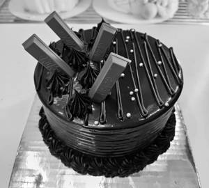 Kitkat cake [500 grams]