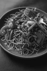 Chicken schezwan noodles