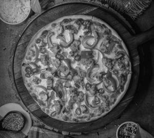 Onion & Capsicum Pizza