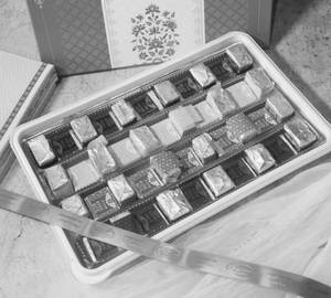 Assorted Bites Box [1 kg]