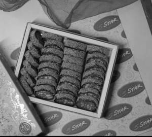 Kaju Anjeer Roll