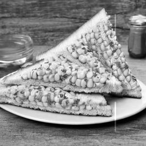 Creamy corn sandwich