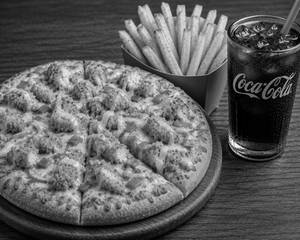 Combo 8 : Crispy Chicken Pizza (7") + French Fries + Coke