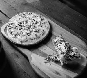 Noodles Cheese Roll & Onion Capsicum Pizza