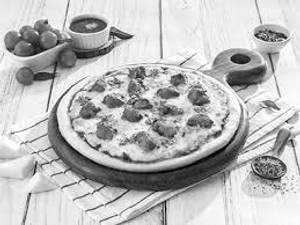 Smokey Chicken Tikka Pizza 