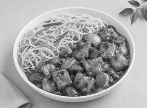 Paneer Chilli With Hakka Noodles