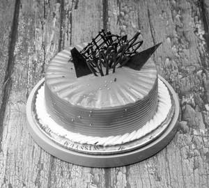 Strawberry  Eggless Cake