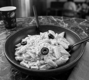 White sauce pasta