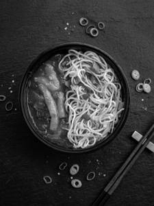 Chicken Chilly Peking Noodle Combo Bowl [online]