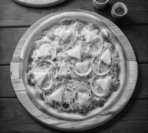 Onion pizza